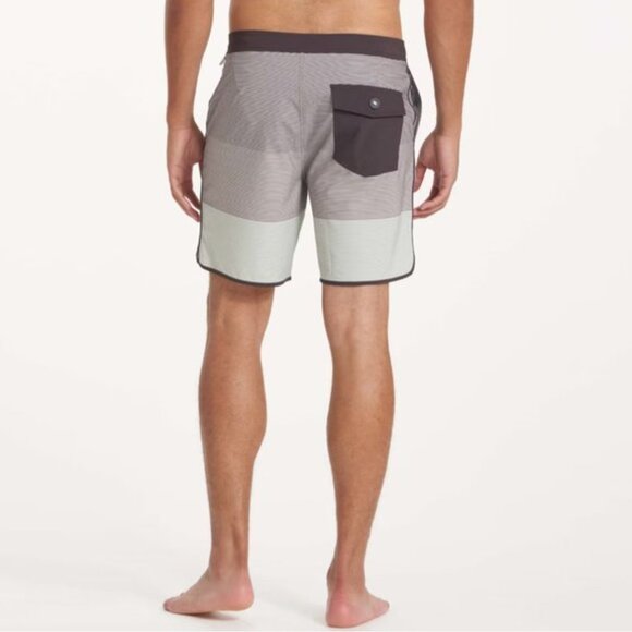 Vuori Mens Cruise Boardshort Smoke Wave Striped 33 - Picture 6 of 16